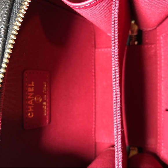 Brand new authentic Chanel bag very stylish out of stock in stores - Picture 5 of 9